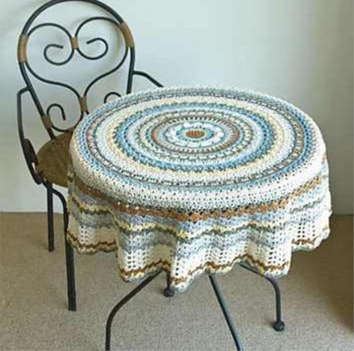 KNITTED TABLE CLOTH WITH YOUR OWN HANDS