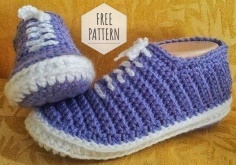 Crocheted slippers shoes for women