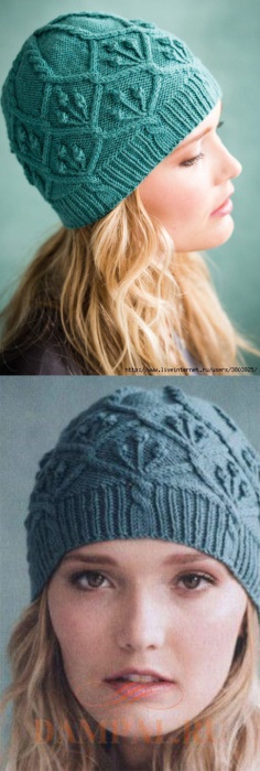 KNITTING HAT WITH FLOWER PATTERN