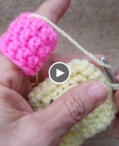 How to make a textured crochet square