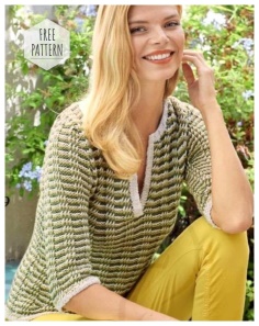 Pullover with tricolor structural free pattern