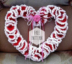 Crochet Heart Wreath Free Pattern