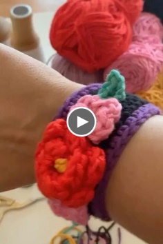 How to knit flower bracelet