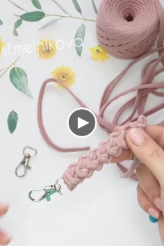 How to tie a pen for a handbag or a strap for a backpack